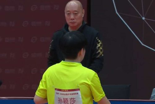 前锋的中轴 前锋的中轴